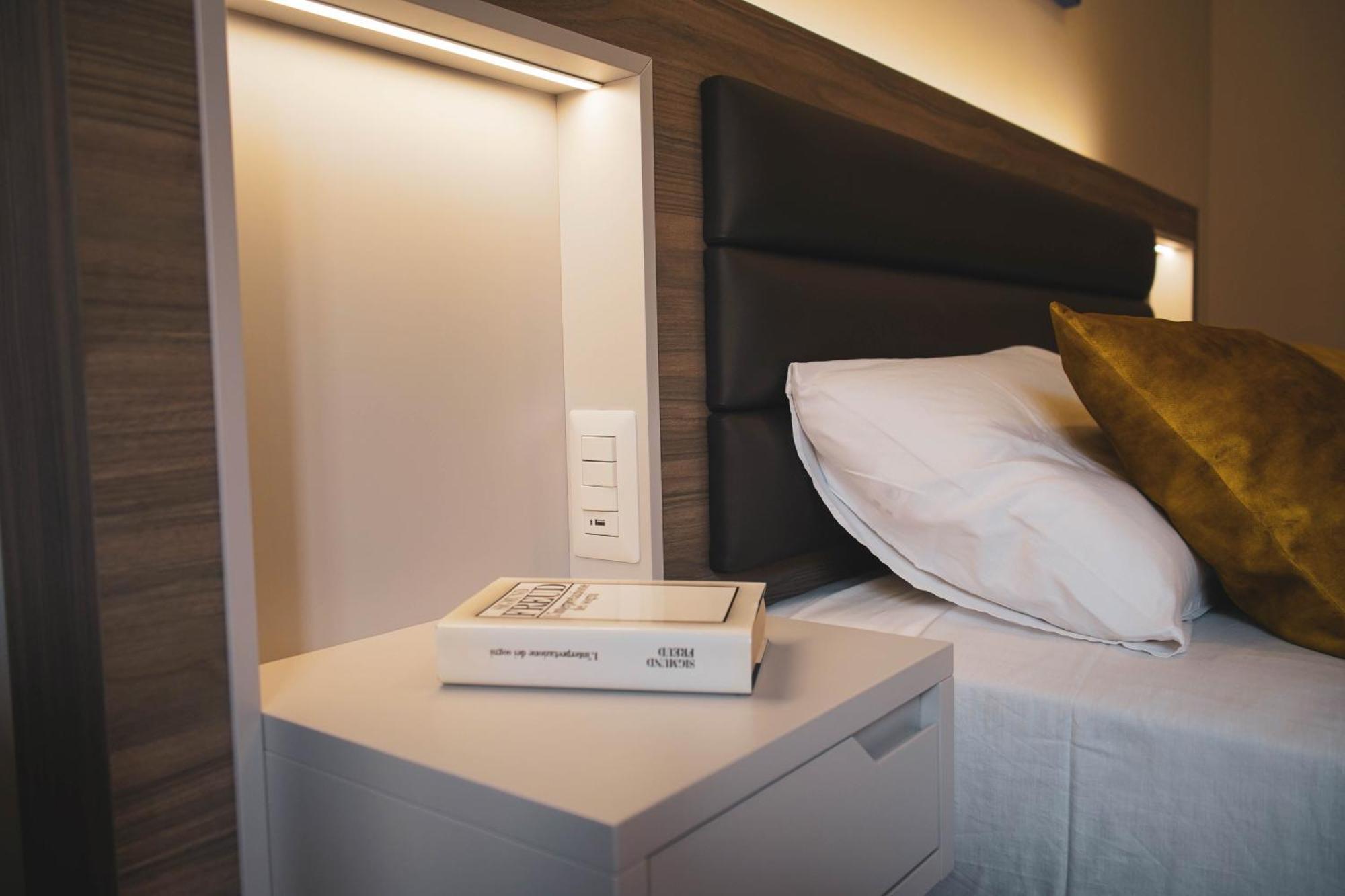 Yeasy Smart Rooms Cefalù Δωμάτιο φωτογραφία